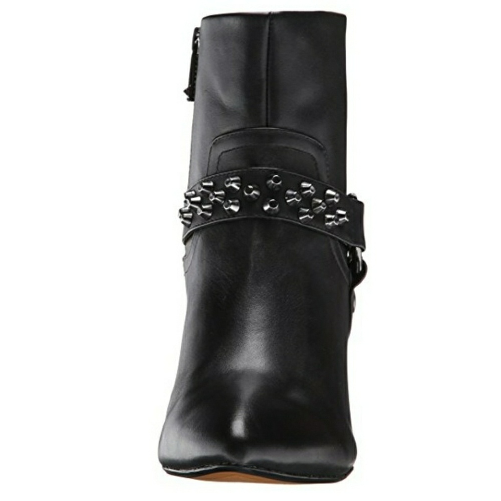 Chic & Edgy Report Signature Booties - Picture 2 of 3